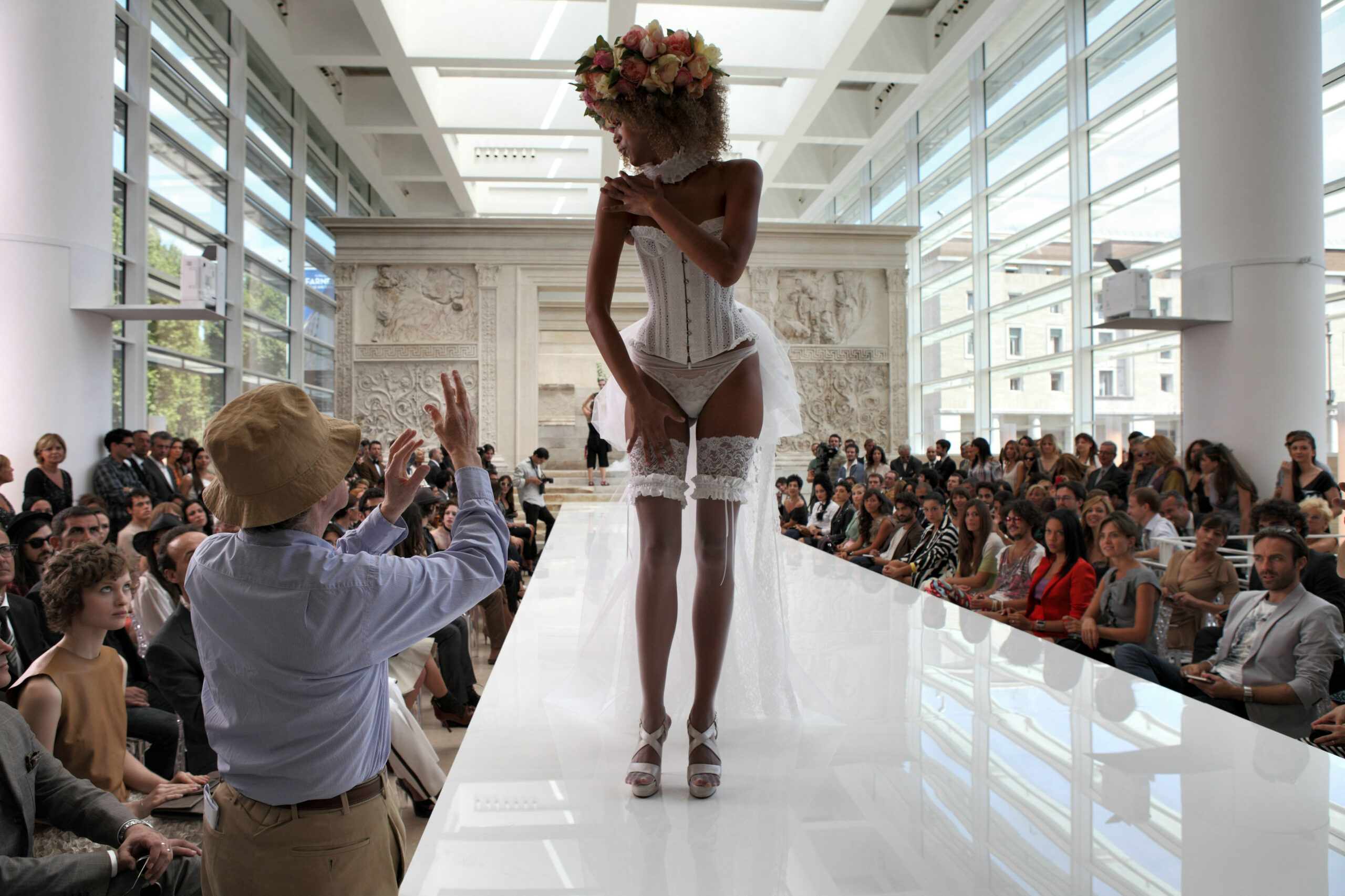 TO ROME WITH LOVE - Directed by Woody Allen - Int. Fashion Show - ©2012 - Sony Pictures