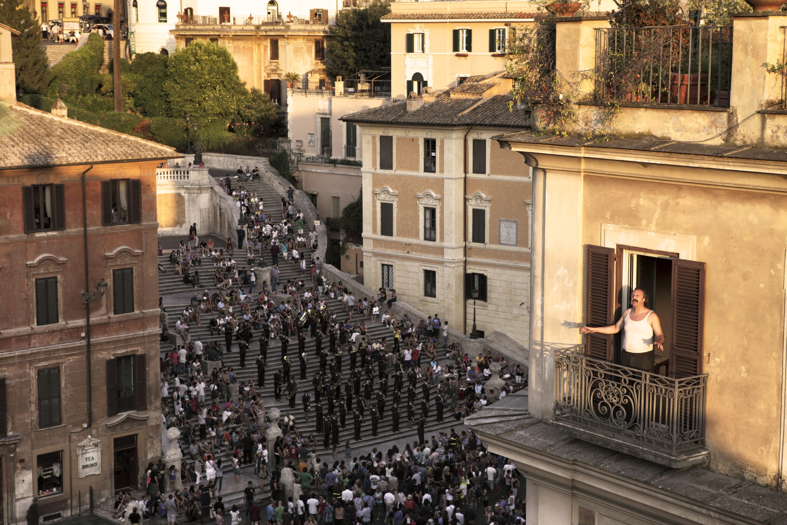 TO ROME WITH LOVE - Directed by Woody Allen - Ext. Piazza di Spagna - ©2012 - Sony Pictures